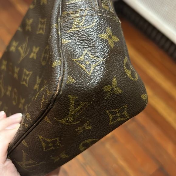 Authentic Louis Vuitton Cosmetic Case - Picture 3 of 11